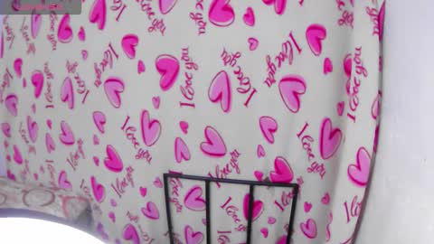 Snapshot of krissone_1 chatting on 10.03.25 krissone online show from 10.03.25