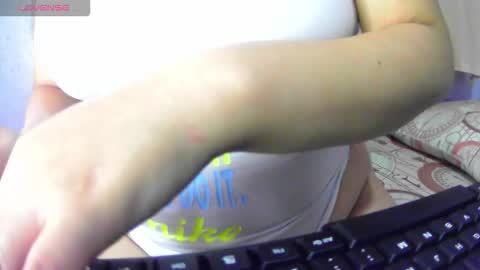 Snapshot of krissone_1 chatting on 10.09.25 krissone online show from 10.09.25