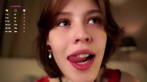 Snapshot of krissyhei chatting on 09.29.25 Sarah online show from 09.29.25