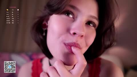 Snapshot of krissyhei chatting on 10.06.25 Sarah online show from 10.06.25