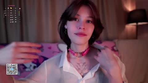 Snapshot of krissyhei chatting on 10.08.25 Sarah online show from 10.08.25