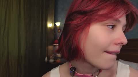 Snapshot of krissyhei chatting on 11.03.25 Sarah online show from 11.03.25