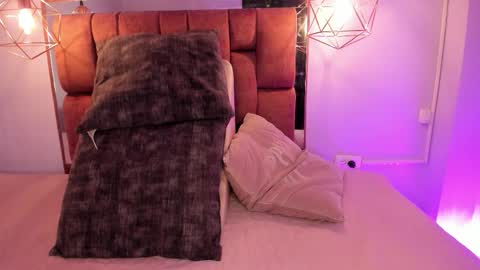 Snapshot of kristakinnky chatting on 02.24.26 BETANIA online show from 02.24.26