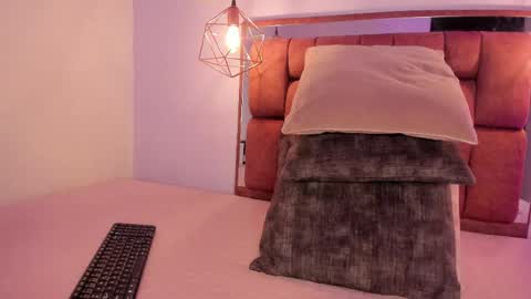 Snapshot of kristakinnky chatting on 03.02.26 BETANIA online show from 03.02.26