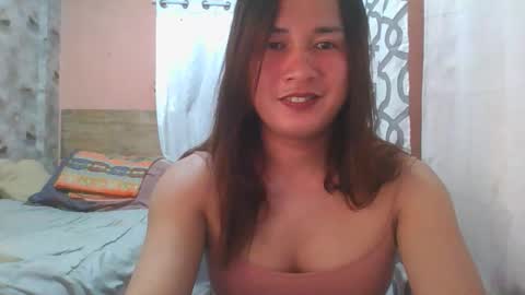 Snapshot of kristalheart chatting on 10.15.25 krunchee online show from 10.15.25