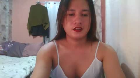 Snapshot of kristalheart chatting on 11.28.25 krunchee online show from 11.28.25