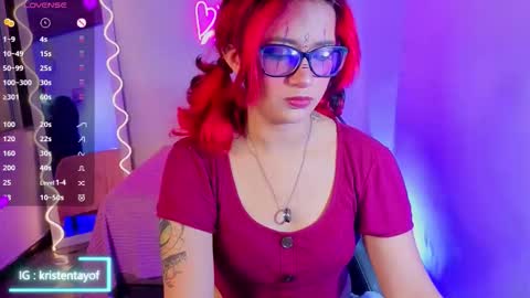 Snapshot of kristen_tay chatting on 11.03.25 kristen_tay online show from 11.03.25