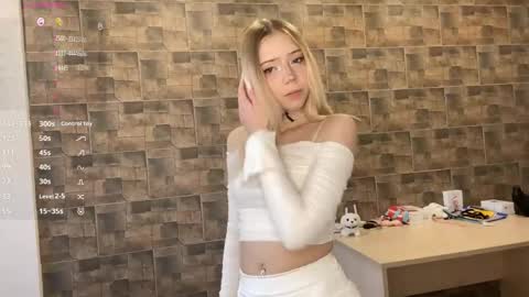 Snapshot of kristiancommes chatting on 05.18.26 Alisa online show from 05.18.26