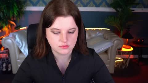 Snapshot of kristifoxy chatting on 04.24.26 kristifoxy online show from 04.24.26