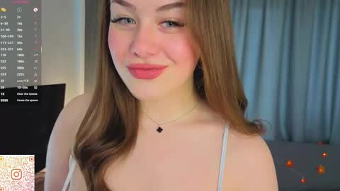 Snapshot of kristigroune chatting on 11.09.25 Zara online show from 11.09.25