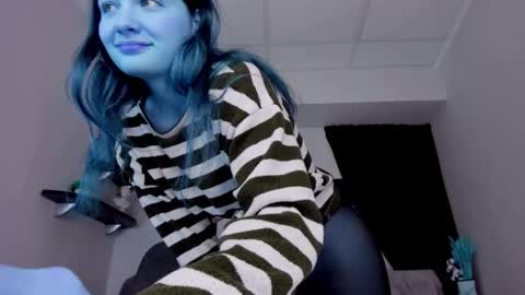 Snapshot of kristinalevis chatting on 01.25.25 Kristina online show from 01.25.25