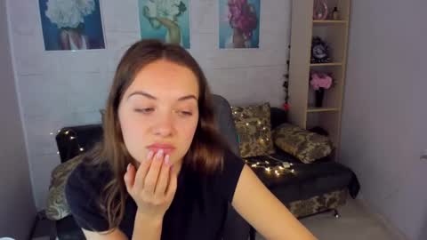 Snapshot of kristinalevis chatting on 01.27.25 Kristina online show from 01.27.25