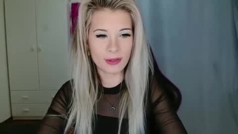 KristineAmore online show from 10.30.25