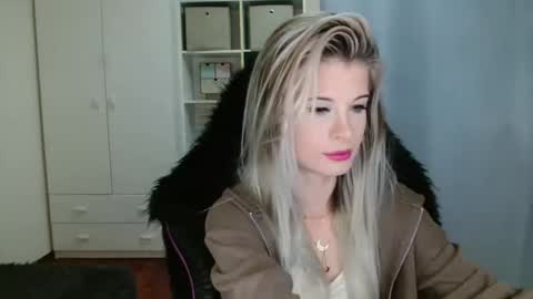 KristineAmore online show from 11.05.25