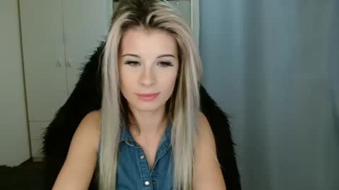 KristineAmore online show from 11.18.25