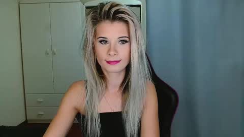 KristineAmore online show from 11.25.25