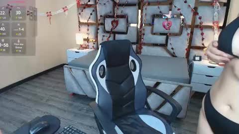 Snapshot of kristtal_key chatting on 09.25.25 Kristtal online show from 09.25.25