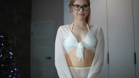 Snapshot of kristy_mysti chatting on 12.20.25 Kristy online show from 12.20.25