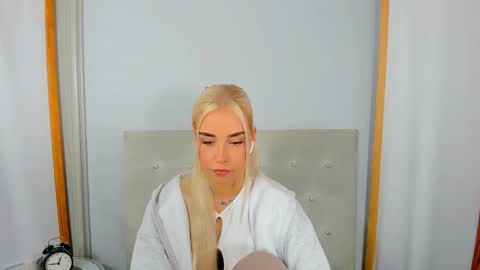 KristyFlowers online show from 09.12.25