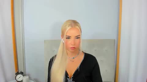 KristyFlowers online show from 09.18.25