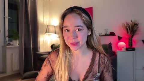 Snapshot of kristyspiritedaway chatting on 12.24.24 Kristy Nip slip shady Best model on CB online show from 12.24.24