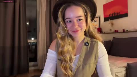 Snapshot of kristyspiritedaway chatting on 03.09.25 Kristy Nip slip shady Best model on CB online show from 03.09.25