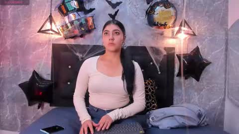 Snapshot of krystal_taylor23 chatting on 11.01.25 Kystal Taylor online show from 11.01.25