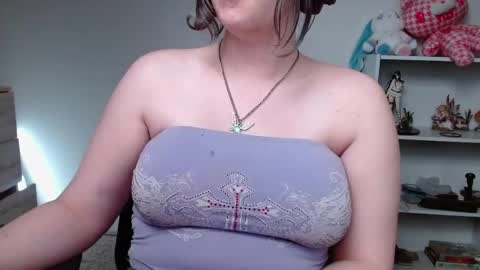 Snapshot of krystalsyxx chatting on 05.25.26 Krystal Syx online show from 05.25.26