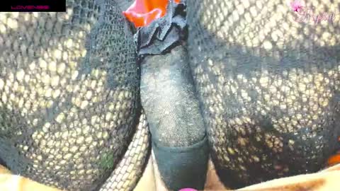 Snapshot of krystarxxx chatting on 11.06.25 kryxtal online show from 11.06.25