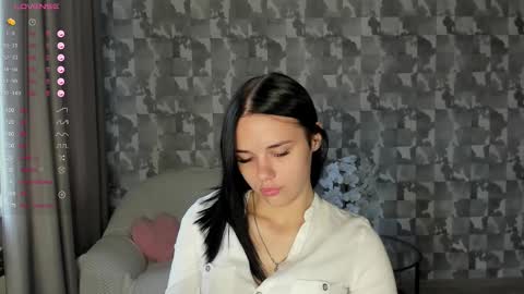 Snapshot of kseni_a chatting on 10.22.25 Ksenia online show from 10.22.25