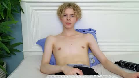 Snapshot of kudi_j chatting on 11.07.25 Kudi online show from 11.07.25