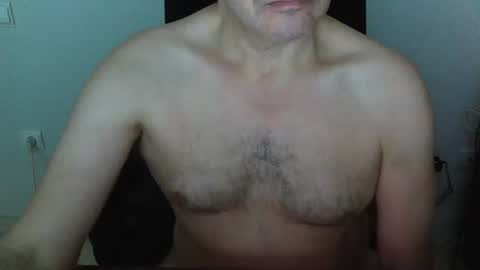 Snapshot of kumonit chatting on 02.15.25 kumon online show from 02.15.25