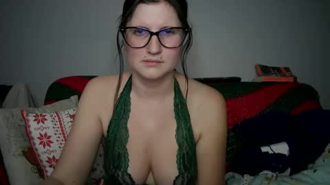 Snapshot of kunzitegoddess chatting on 12.01.24 Samantha online show from 12.01.24