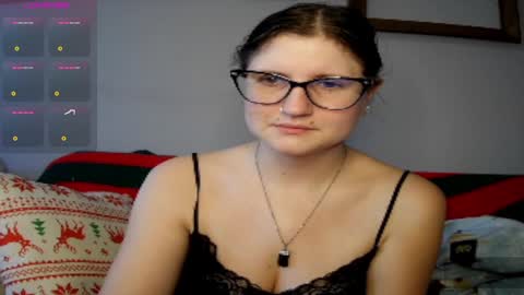 Snapshot of kunzitegoddess chatting on 12.06.24 Samantha online show from 12.06.24