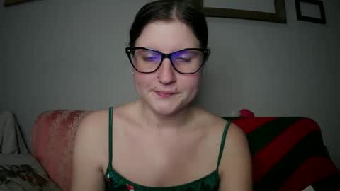 Snapshot of kunzitegoddess chatting on 12.10.24 Samantha online show from 12.10.24