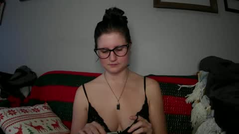 Snapshot of kunzitegoddess chatting on 12.16.24 Samantha online show from 12.16.24