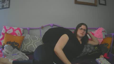 Snapshot of kunzitegoddess chatting on 02.28.25 Samantha online show from 02.28.25