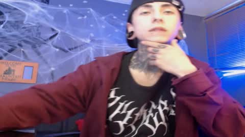 Snapshot of kuregari_xs chatting on 10.31.25 kuregari_xs online show from 10.31.25