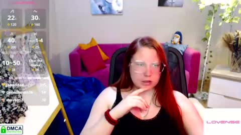 Snapshot of kuri_u1 chatting on 06.20.26 Helen online show from 06.20.26