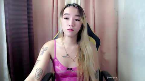 Snapshot of kweenie1026 chatting on 02.28.26 kweenie1026 online show from 02.28.26