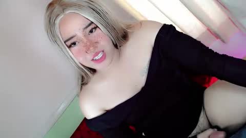 Snapshot of kyla_andrea chatting on 09.25.25 kyla online show from 09.25.25