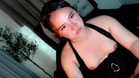 Snapshot of kyla_andrea chatting on 11.08.25 kyla online show from 11.08.25