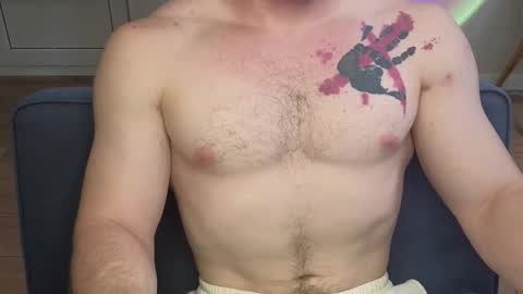 Snapshot of kyle_4u chatting on 10.08.25 Kyle online show from 10.08.25