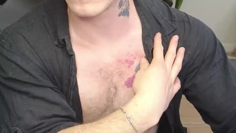 Snapshot of kyle_4u chatting on 10.29.25 Kyle online show from 10.29.25