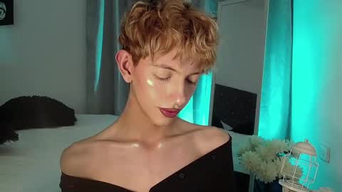 Snapshot of kyle__cooper chatting on 12.13.24 Kyle Cooper online show from 12.13.24