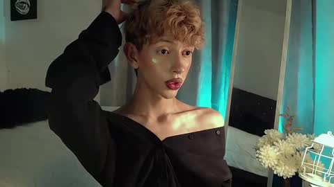 Snapshot of kyle__cooper chatting on 12.13.24 Kyle Cooper online show from 12.13.24