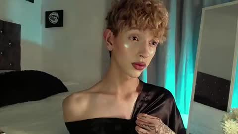 Snapshot of kyle__cooper chatting on 12.15.24 Kyle Cooper online show from 12.15.24