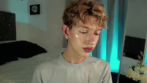 Snapshot of kyle__cooper chatting on 12.28.24 Kyle Cooper online show from 12.28.24