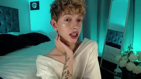 Snapshot of kyle__cooper chatting on 12.31.24 Kyle Cooper online show from 12.31.24