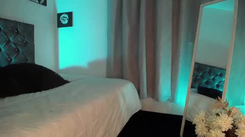 Snapshot of kyle__cooper chatting on 01.10.25 Kyle Cooper online show from 01.10.25